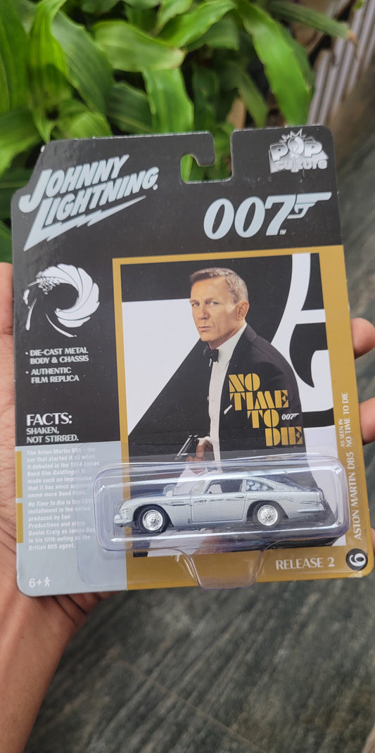 Johnny Lightning 1964 Aston Martin DB5 1/64 James Bond 007 (No Time to Die)